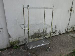 (UD1) Metal Wire Shelving Unit on W...