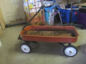 (FD) Vintage Metal Wagon...