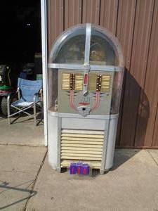 Ami late 40s Jukebox. 45 rpm. For parts or repair. As shown.