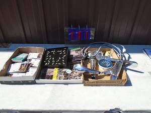 Qt of 3 flats of misc treasures. As shown.