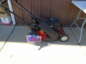 Snapper mower vac 6.5 hp. Tested & works. No bag. As shown.