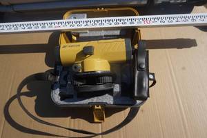 Top Con Model AT-B Auto Level With Site Pro Tripod and Graduated Measuring Stick