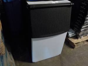 Bottom Storage Compartment for a co...