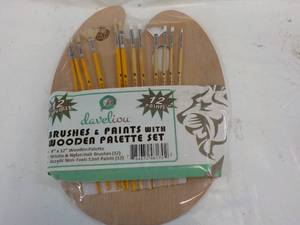 Daveliou Brushes and Paints with Wo...