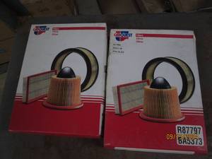 lot of 2 carquest air filters R8779...