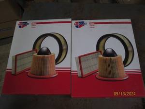 lot of 2 carquest R88814 air filter...
