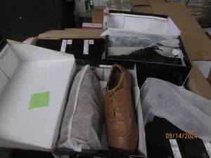 case of 18 pairs of shoes various s...