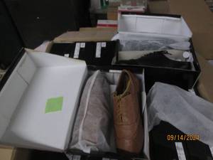 case of 18 pairs of shoes various s...