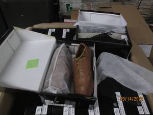 case of 18 pairs of shoes various s...
