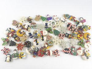 lot 72 image: Button Covers -Everything Christmas & Then Some