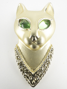 lot 150 image: American Jewelry Chain Egyptian Style Green Eyed Cat Head Cat Head Brooch Gold Plated Base Metal Brooch .