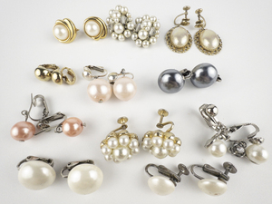 lot 171 image: Group of 12 Button & Pearl Base Metal Clip-On Earrings . All Wearable & In Good Condition