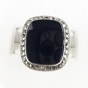 lot 217 image: Vintage Black Onyx & Marcasite Sterling Silver Ring. Size 4
