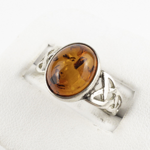 lot 232 image: Round Cabochon Amber Sterling Silver Fashion Ring. Size 7 - 7.25.
