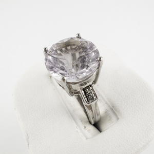 lot 236 image: Thaigem Concave Faceted Lavender Amethyst Cz Sterling Silver Fashion Ring. Size 6.75 - 7