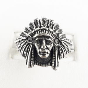 lot 240 image: Native American Indian Head Sterling Silver Ring. Size 8 - 8.25