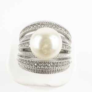 lot 249 image: Nataliya V Collister Large Faux Pearl & Rhinestone Silver Tone Base Metal Cocktail Ring. Size 11 - 11.25.