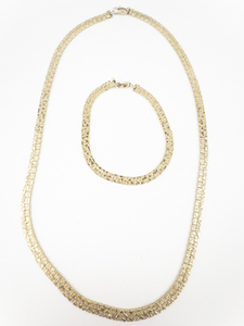 lot 264 image: Vintage Textured Flat Gold Tone Base Metal Chain Necklace & BraceletAnklet .