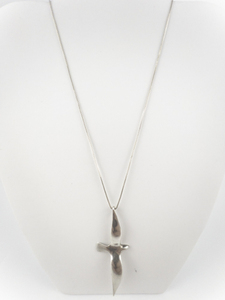 lot 266 image: Unique SeagullBirdsterling Silver Pendant Necklace .