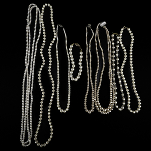 lot 207 image: Group of 7 Faux Pearl Necklaces & Bracelet.