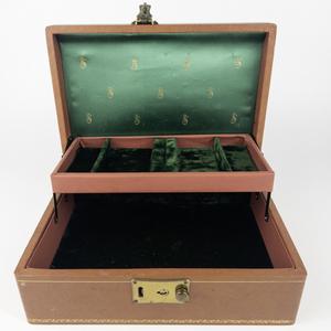 lot 44 image: Vintage Auburn & Green Velvet Organizational Jewelry Box with Hidden Compartment