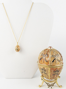 lot 69 image: Joan Rivers  Imperial Treasures Limited Edition 2008 Egg Keepsake boxRibbons Egg -  Keepsake Box  -