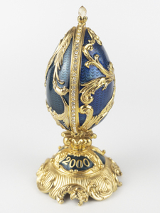 lot 64 image: RARE Joan Rivers Annual Collector Egg Millennium Egg  - 2000