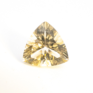 lot 75 image: LABRADORITE - 6.20ct. Trillion cut