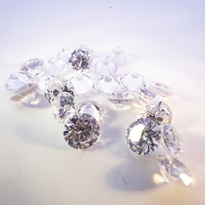 lot 312 image: Parcel of 24 (Two Dozen) CZ CUBIC ZIRCONIA - 43.7ct. Round brilliant cut