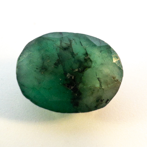 lot 316 image: NATURAL MOSS EMERALD - 1.51ct. Oval brilliant cut
