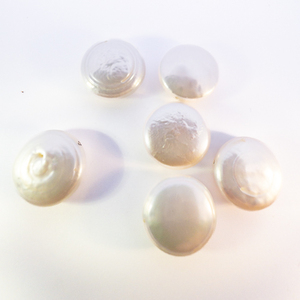 lot 328 image: Group of 6 FRESHWATER PEARL - Round Coin