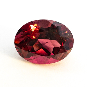 lot 329 image: GARNET - 2.44ct. Oval brilliant cut
