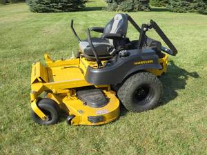 lot 3 image: Hustler Fastrak 60 Zero Turn Mower - Low Hours