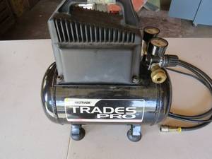 lot 28 image: Alltrade Trade Pro 3 Gallon Compressor -Model - 835183