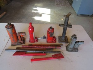 lot 43 image: Mixed Lot of Bottle JacksJacks