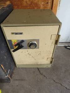 lot 50 image: Montgomery Ward Combination Safe