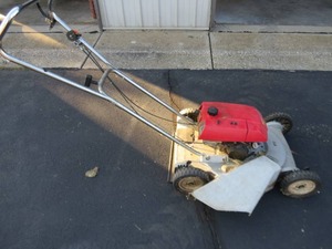 lot 61 image: Honda HRS21 Mower
