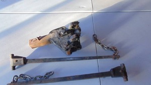 lot 64 image: Heavy Duty Hitch with Stabilizer Arms