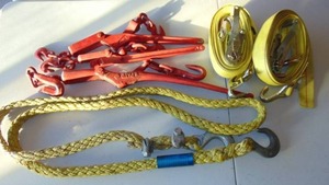 lot 65 image: Mixed Lot of Lever BindersRatchet Straps and Tow Rope