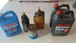 lot 73 image: Mixed Lot of AutoBoat Fluids