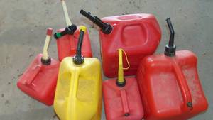 lot 91 image: Mixed Lot of Gas Cans