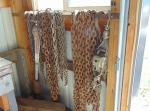 lot 94 image: Large Lot of Various Chains