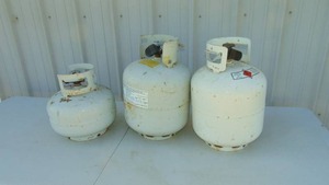 lot 102 image: Mixed Lot of Full Propane Tanks