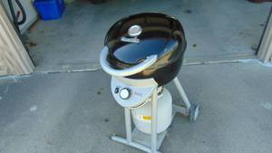 lot 128 image: Char-Broil Propane Grill