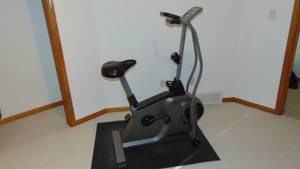 lot 160 image: Vision Fitness Stationary Exercise Bike - Model E4000