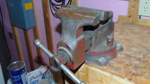 lot 169 image: Littlestown Bench Vise