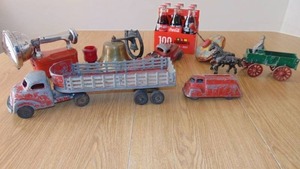 lot 175 image: Mixed Lot of Antique Toys and Collectibles