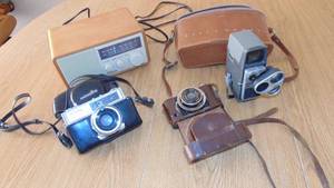 lot 178 image: Mixed Lot of Cameras and Radio