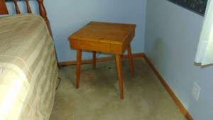 lot 185 image: Vintage Nightstand