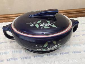 lot 10 image: Decorative Bowl by Hall